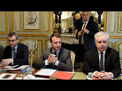 ماكرون يعلن عن تمديد حالة الطوارئ للمرة السادسة