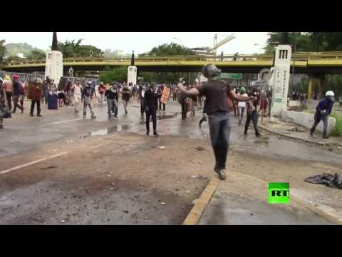 شاهد استمرار الاحتجاجات والشتباكات في فنزويلا
