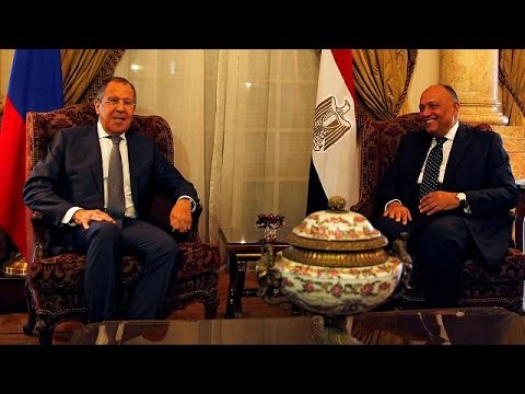 بالفيديو وزير الخارجية المصري سامح شكري يلتقي نظيره الروسي سيرغي لافروف