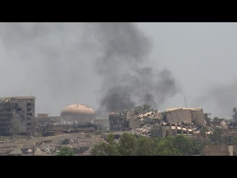 شاهد القوات العراقية تستهدف مواقع الجهاديين في غرب الموصل