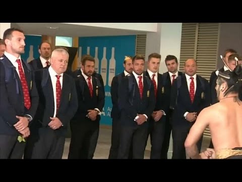 شاهد ترحيب ماوري لأسود بريطانيا ونيوزيلاندا
