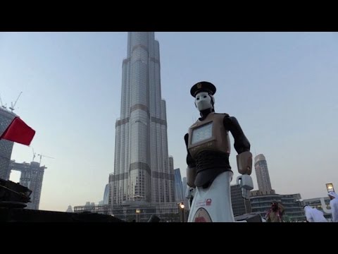 شاهد رجال آليون في شرطة دبي للحماية ونقل المعلومات