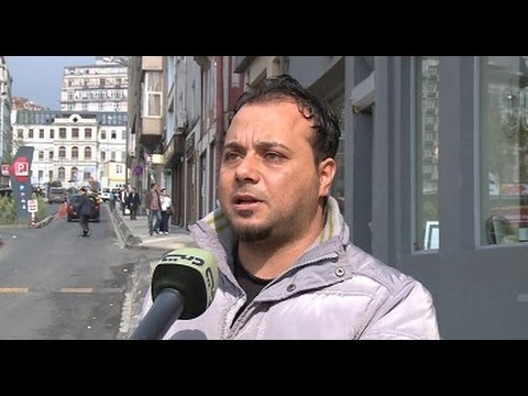 شاهد لاجئون بانتظار تذكرة عبور