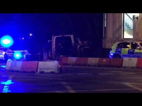 شاهد إغلاق منطقة جسر لندن بعد عملية دهس مروّعة للمشاة