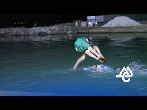 شاهد الحرارة تخرج أطفال الناظور للسباحة ليلًا