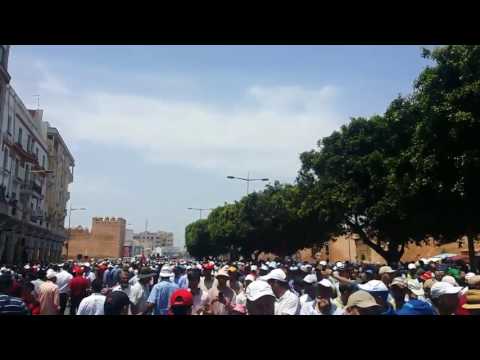 شاهد  مسيرة مليونية تجتاح مدينة الرباط تضامنًا مع حراك الريف