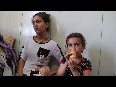 شاهد كريستينا ذات الأعوام الستة في حضن عائلتها