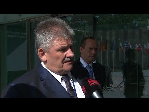 شاهد فرنسا وألمانيا تشددان الخناق على العمال الملحقين