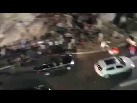 شاهد حفلة غنائية تتحوَّل إلى مشاجرة اخنة بالكراسي
