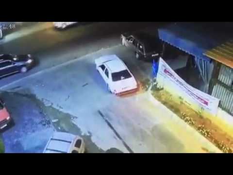 شاهد اطلاق النار على مارون نهرا في بلدة عين الدلب في مجدليون شرق مدينة صيدا