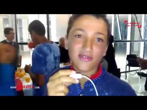 شاهد ماذا قال طفل سوري للملك محمد السادس