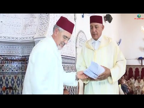 شاهد العاهل الكريم يجود في هبات على المواطنين