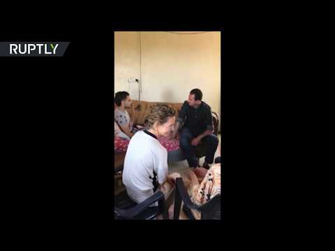 الأسد رفقة قرينته يزوران عائلة جريح في ريف حماة