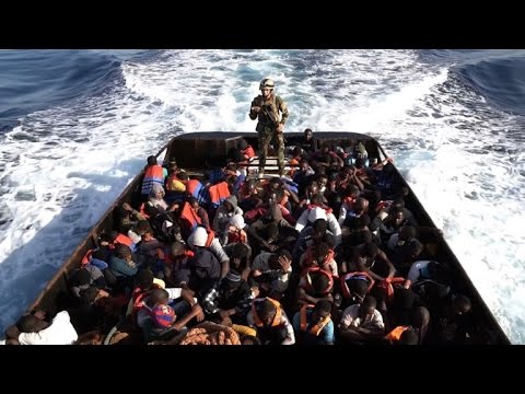 العثور على جثث ما لا يقل عن 25 مهاجرًا على الساحل الليبي