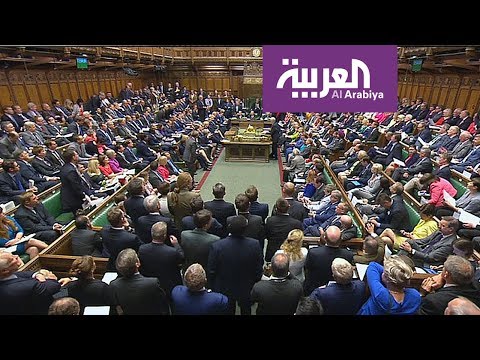 شاهد ثورة على قواعد اللباس في البرلمان البريطاني تسقط ربطة العنق