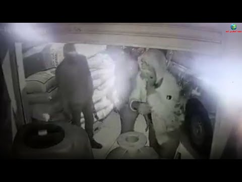 بالفيديو  عصابة مسلحة تسرق متجرًا في مدينة مديونة