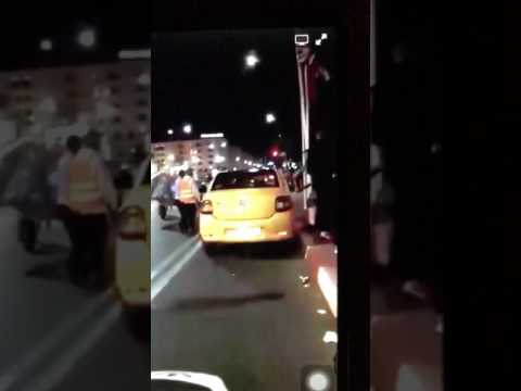 شاهد شابان مخموران يُحدثان فوضى في حي كيليز