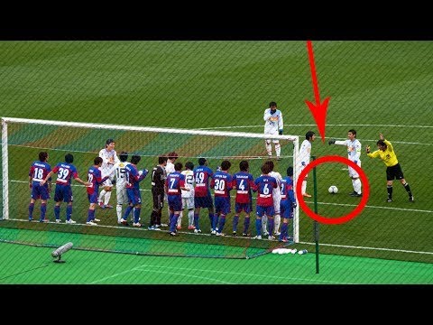 كيف اجتمع الـ22 لاعبًا داخل منطقة الجزاء