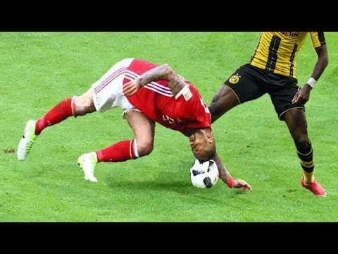 مدافعو الفرق الدولية يقومون بأفعال غريبة لإنقاذ المرمى