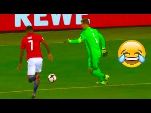 بالفيديو عندما يظن الحارس أنه أفضل لاعب في الفريق