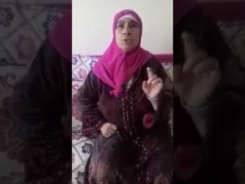 شاهد مأساة أم تنكر لها أولادها الأربعة وهجروها من دون رجعة