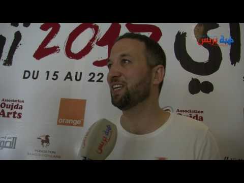 شاهد الفنان اللبناني رياض العمر يُغني للصحراء المغربية