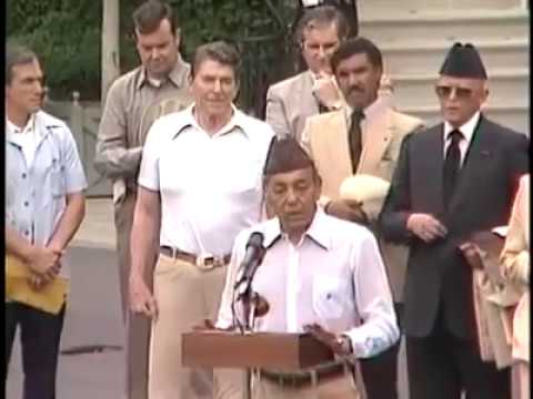 شاهد الملك الحسن الثاني يبهر الرئيس الأميركي