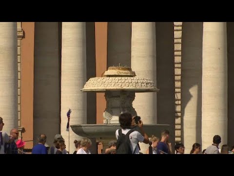 شاهد الجفاف يقطع المياه عن نافورات روما السياحية