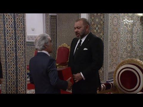 شاهد محمد السادس يستقبل والي بنك المغرب