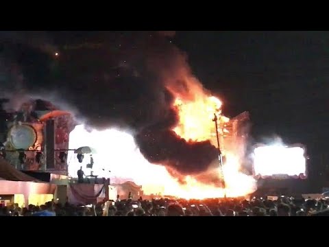 شاهد إجلاء 22 ألف شخص إثر اندلاع حريق خلال مهرجان موسيقي