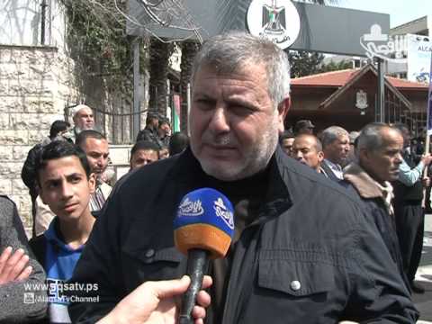 موظفوا غزة ينظمون مسيرة لمطلابة الحكومة بحقوقهم