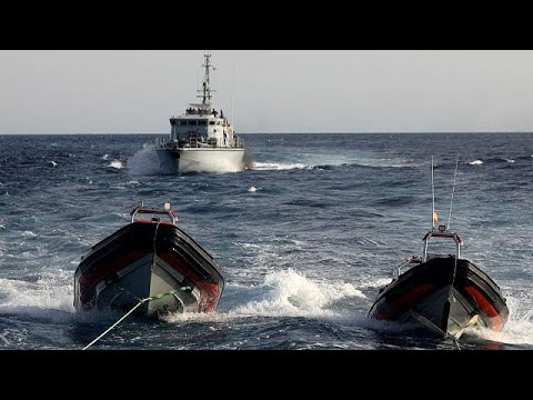 خفر السواحل الليبي يحتجز سفينة تابعة لجمعية إسبانية