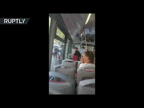 شاهد مشاهد إنسانية لإنقاذ الجرحى بعد هجوم برشلونة
