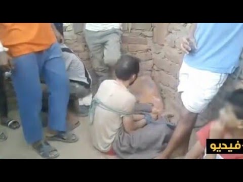 شاهد توقيف إمام مسجد من قبّل مواطنين