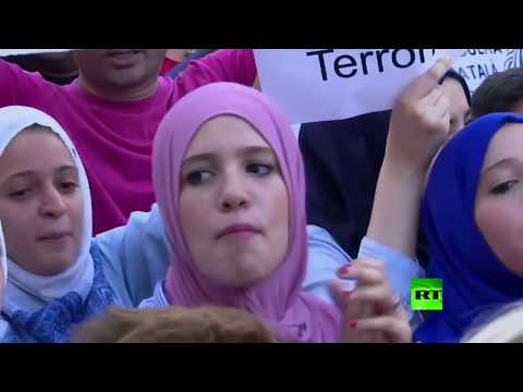 شاهد مسلمو برشلونة يتظاهرون ضد الإرهاب