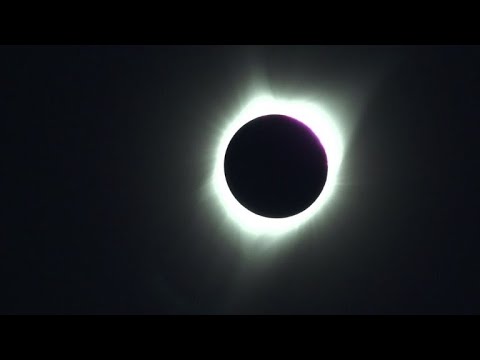 الكسوف الكبير يأسر ملايين الأميركيين للمرة الأولى منذ قرن