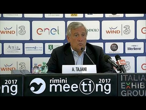 شاهد رئيس البرلمان الأوروبي يدعو إلى إغلاق المساجد بعد الصلاة