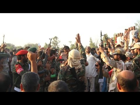تشييع 11 ليبيا قتلوا بقطع الرأس في هجوم تبناه المتطرفون