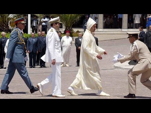 البرتوكول الملكي يطالب بعدم تقبيل يد محمد السادس