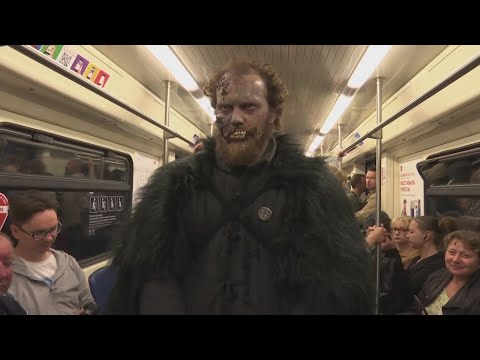 احتفال صُناع مسلسل لعبة العروش بالموسم السابع