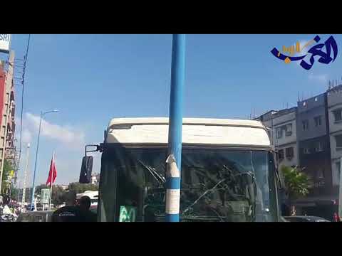 شاهد حادثة سير خطيرة بسبب مشادة كلامية في الدار البيضاء