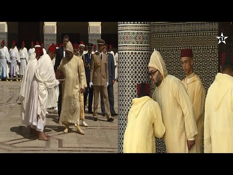 شاهد الملك محمد السادس يتقبل تهاني عيد الأضحى في القصر الملكي