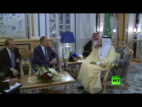 شاهد الملك سلمان يستقبل لافروف في جدة