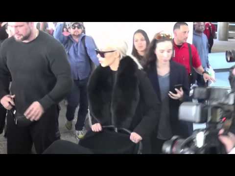 مطربة صربية تتهم كيم كارداشيان بسرقتها