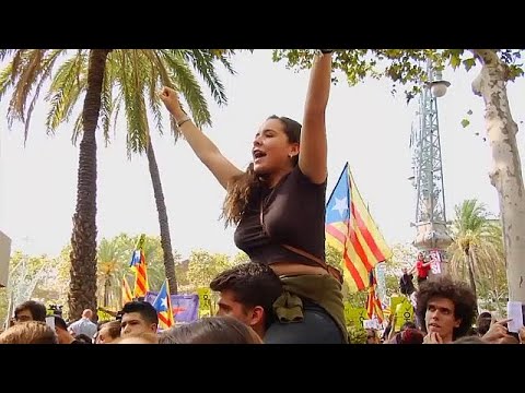 شاهد كاتالونيا تتحدّى حملة إسبانيا لوأد استفتاء الانفصال