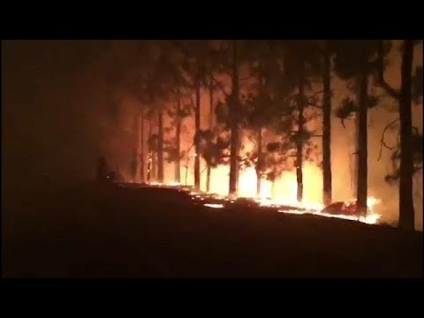 شاهد حريق هائل داخل جزيرة غران كناريا في جزر الكناري