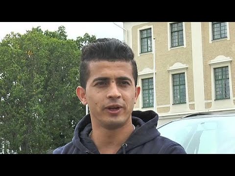 شاهد ممثل أفغاني لاجىء يواجه شبح الطرد من السويد
