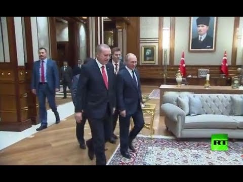 شاهد لحظة وصول الرئيس الروسي بوتين الى القصر الرئاسي في أنقرة