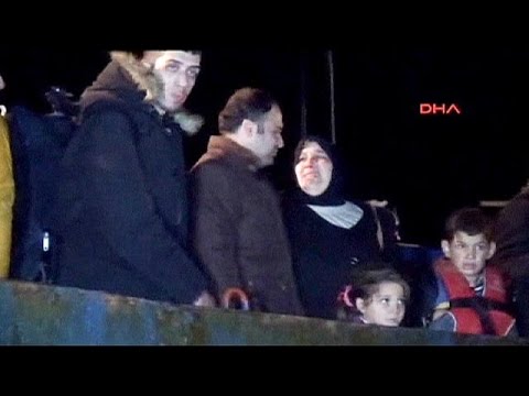 فيديو توقيف 337 مهاجرًا سوريًا في السواحل التركية