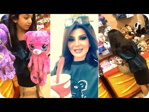 إلهام الفضالة تشتري هدايا لابنتها